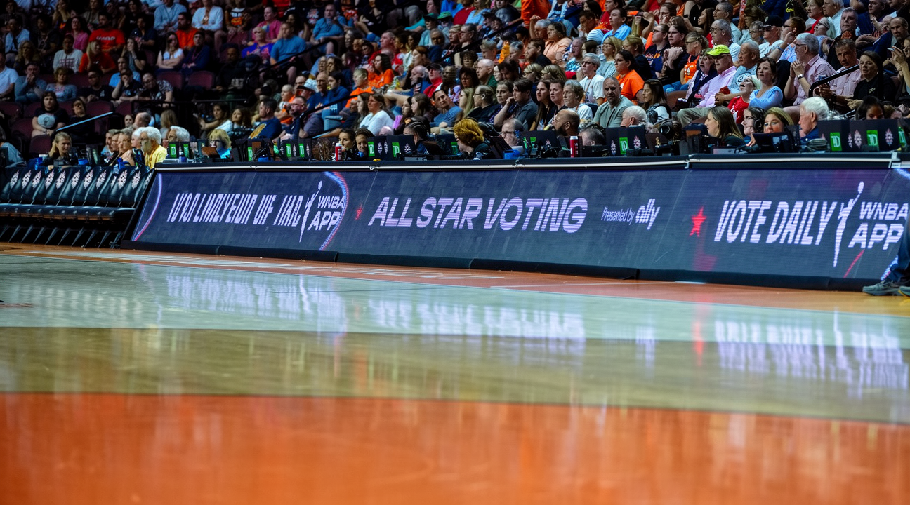 必威体育官方 - WNBA 全明星选秀花絮：Weatherspoon 与 Cooper 选边，Bueckers 与 Clark 成焦点 - 必威体育